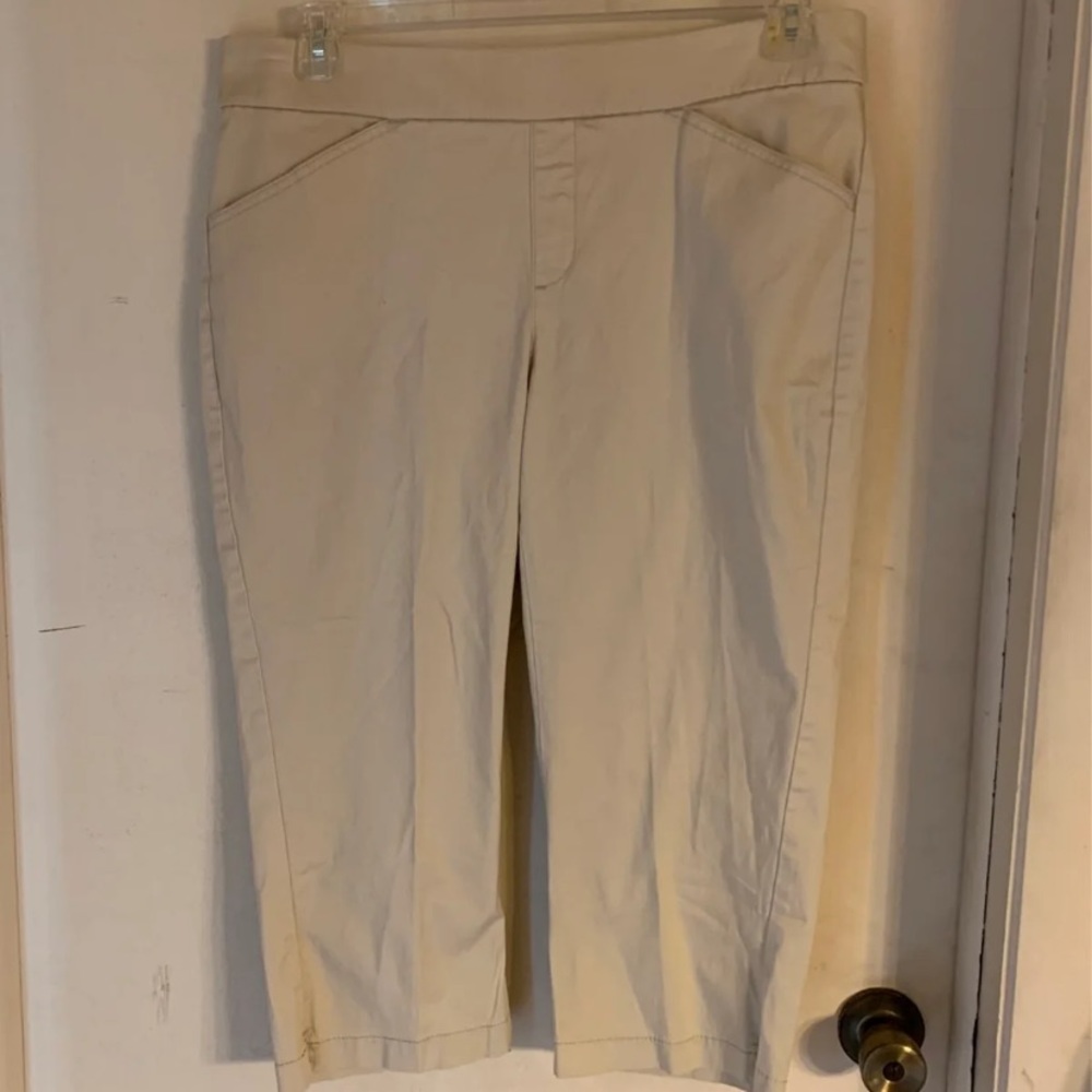 Lee Petite Pull On Capris